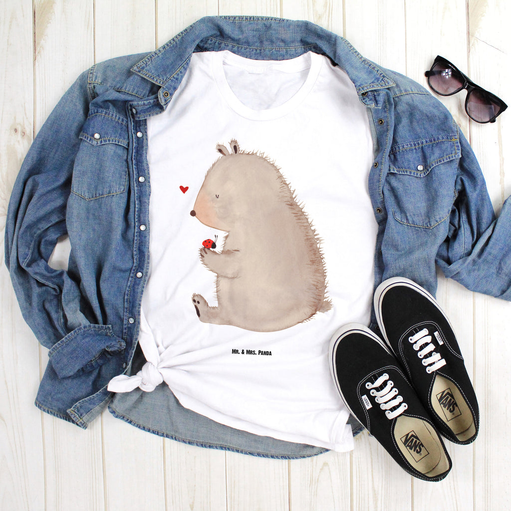 Größe L T-Shirt Bär mit Marienkäfer T-Shirt, Shirt, Tshirt, Lustiges T-Shirt, T-Shirt mit Spruch, Party, Junggesellenabschied, Jubiläum, Geburstag, Herrn, Damen, Männer, Frauen, Schlafshirt, Nachthemd, Sprüche, Bär, Teddy, Teddybär, Marienkäfer, Liebe, Freiheit, Motivation, Das Leben ist schön