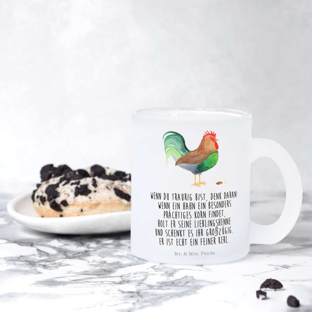Teetasse Hahn mit Korn Teetasse, Teeglas, Teebecher, Tasse mit Henkel, Tasse, Glas Teetasse, Teetasse aus Glas, Bauernhof, Hoftiere, Landwirt, Landwirtin, Hahn, Korn, Henne, Eier, Natur