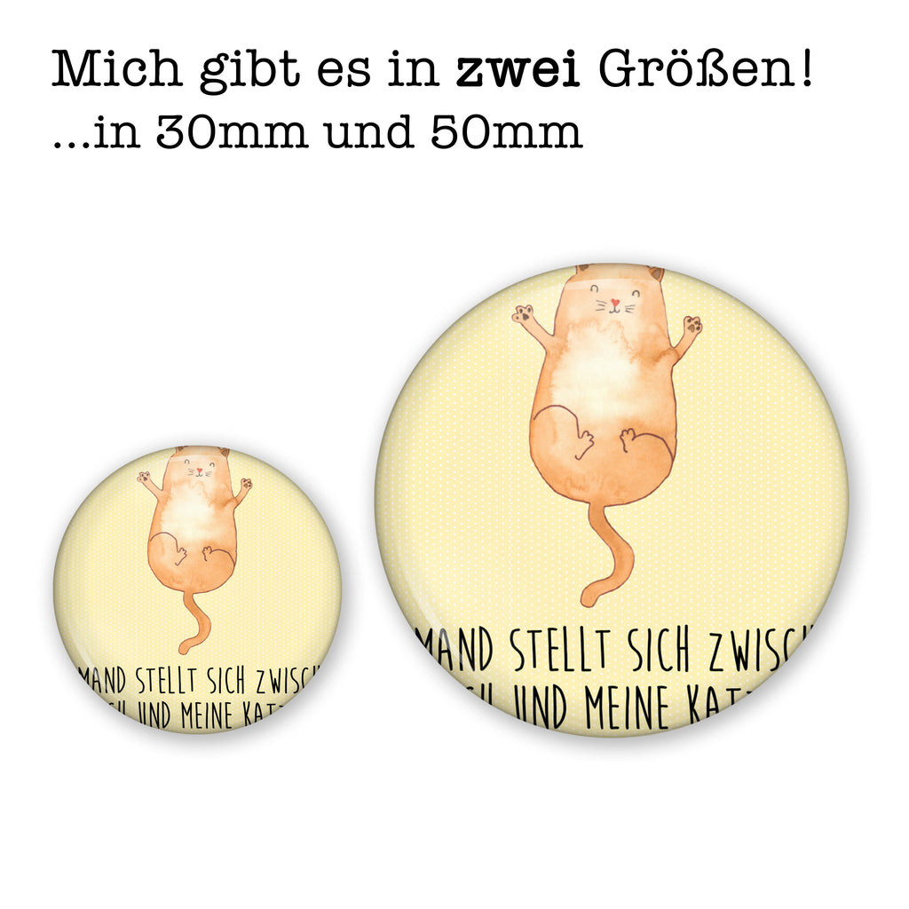 50mm Button Katzen Umarmen 50mm Button, Button, Pin, Anstecknadel, Katze, Katzenmotiv, Katzenfan, Katzendeko, Katzenfreund, Katzenliebhaber, Katzenprodukte, Katzenartikel, Katzenaccessoires, Katzensouvenirs, Katzenliebhaberprodukte, Katzenmotive, Katzen, Kater, Mietze, Cat, Cats, Katzenhalter, Katzenbesitzerin, Haustier, Freundin, Freunde, beste Freunde, Liebe, Katzenliebe, Familie
