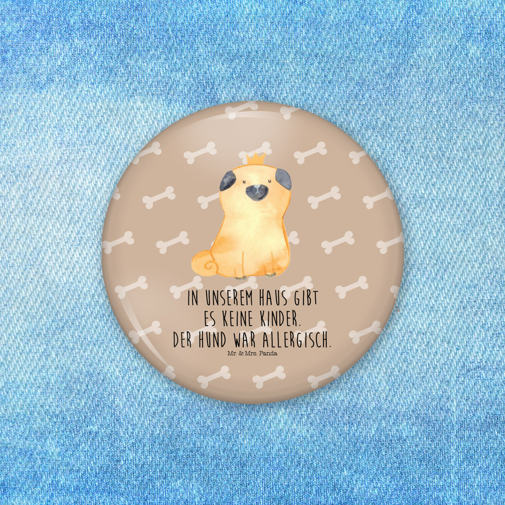 50mm Button Mops Krone 50mm Button, Button, Pin, Anstecknadel, Hund, Hundemotiv, Haustier, Hunderasse, Tierliebhaber, Hundebesitzer, Sprüche, Mops, allergisch, kinderlos, Hausregel, Hundebesitzer. Spruch, lustig
