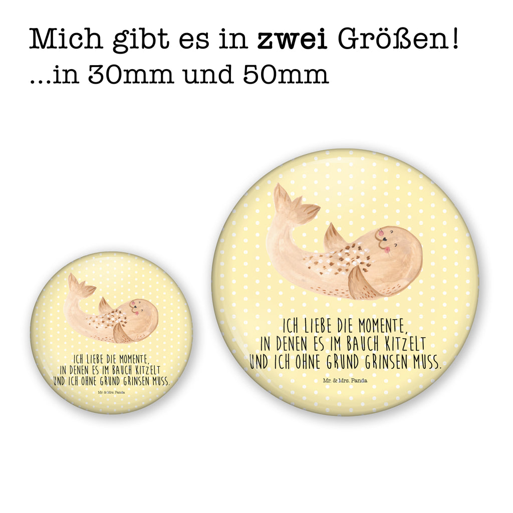 50mm Button Robbe liegend 50mm Button, Button, Pin, Anstecknadel, Tiermotive, Gute Laune, lustige Sprüche, Tiere, Robbe, Robben, Seehund, Strand, Meerestier, Ostsee, Nordsee, Lachen, Freude