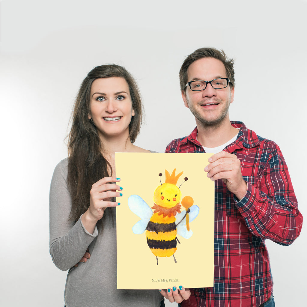 Poster Biene König Poster, Wandposter, Bild, Wanddeko, Küchenposter, Kinderposter, Wanddeko Bild, Raumdekoration, Wanddekoration, Handgemaltes Poster, Mr. & Mrs. Panda Poster, Designposter, Kunstdruck, Posterdruck, Biene, Wespe, Hummel