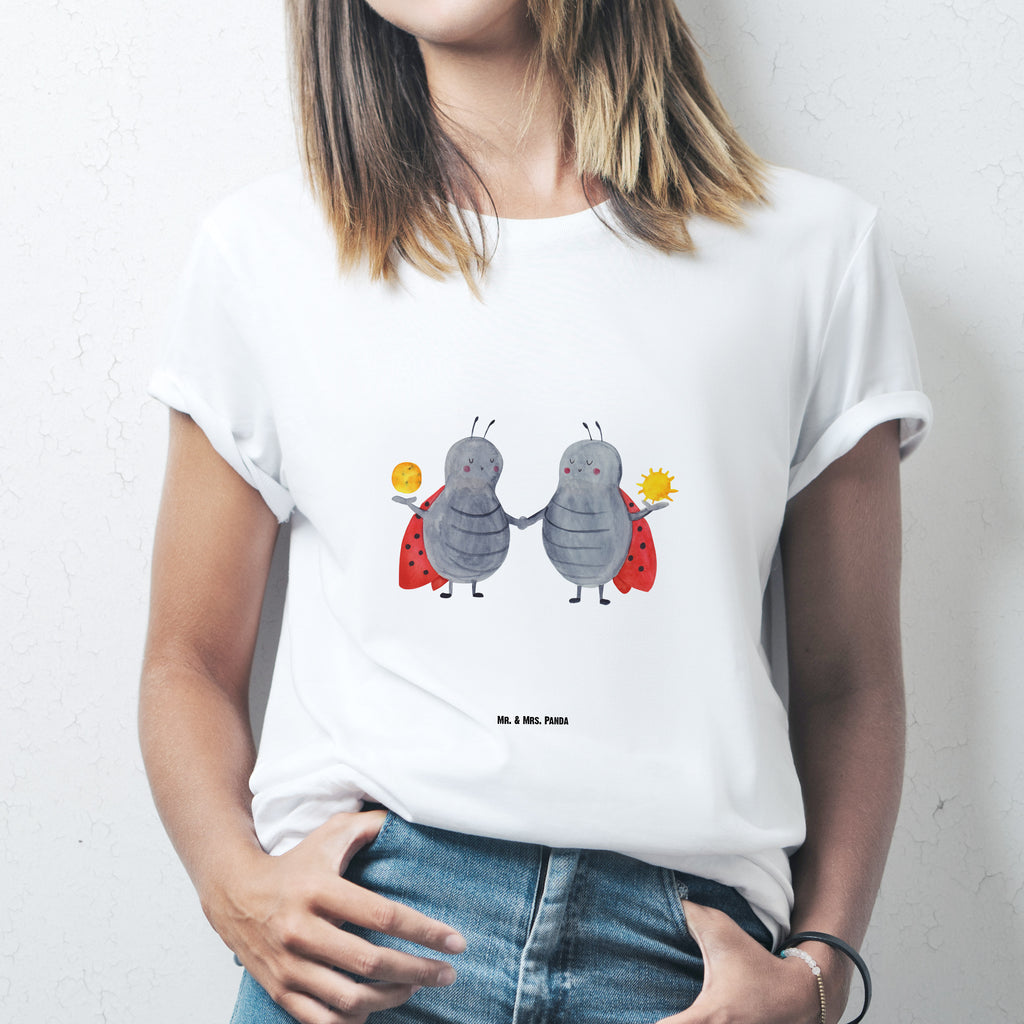 Größe L T-Shirt Sternzeichen Zwilling T-Shirt, Shirt, Tshirt, Lustiges T-Shirt, T-Shirt mit Spruch, Party, Junggesellenabschied, Jubiläum, Geburstag, Herrn, Damen, Männer, Frauen, Schlafshirt, Nachthemd, Sprüche, Tierkreiszeichen, Sternzeichen, Horoskop, Astrologie, Aszendent, Zwillinge, Zwilling Geschenk, Zwilling Sternzeichen, Geburtstag Mai, Geschenk Mai, Geschenk Juni, Marienkäfer, Glückskäfer, Zwillingsbruder, Zwillingsschwester
