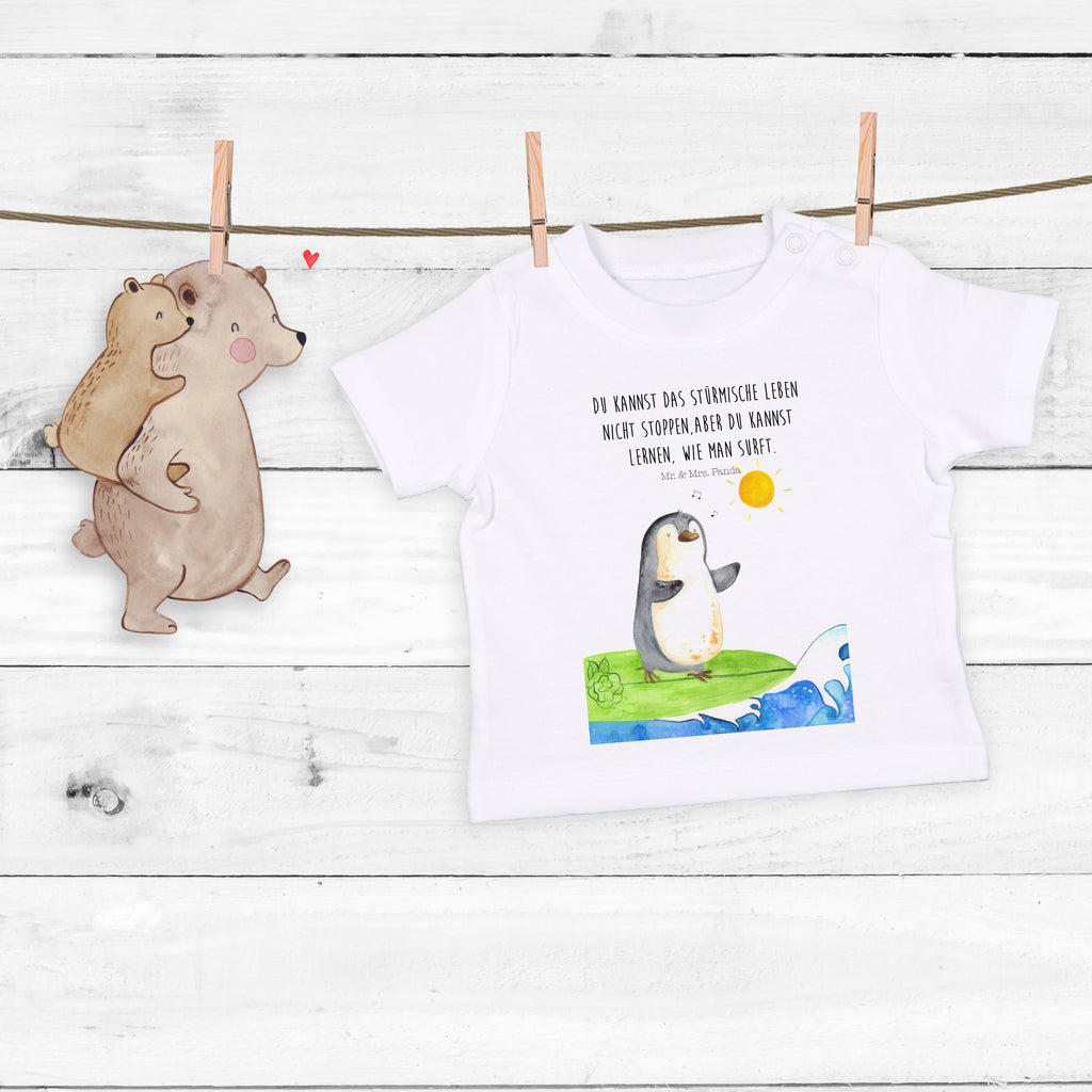 Organic Baby Shirt Pinguin Surfer Baby T-Shirt, Jungen Baby T-Shirt, Mädchen Baby T-Shirt, Shirt, Pinguin, Pinguine, surfen, Surfer, Hawaii, Urlaub, Wellen, Wellen reiten, Portugal