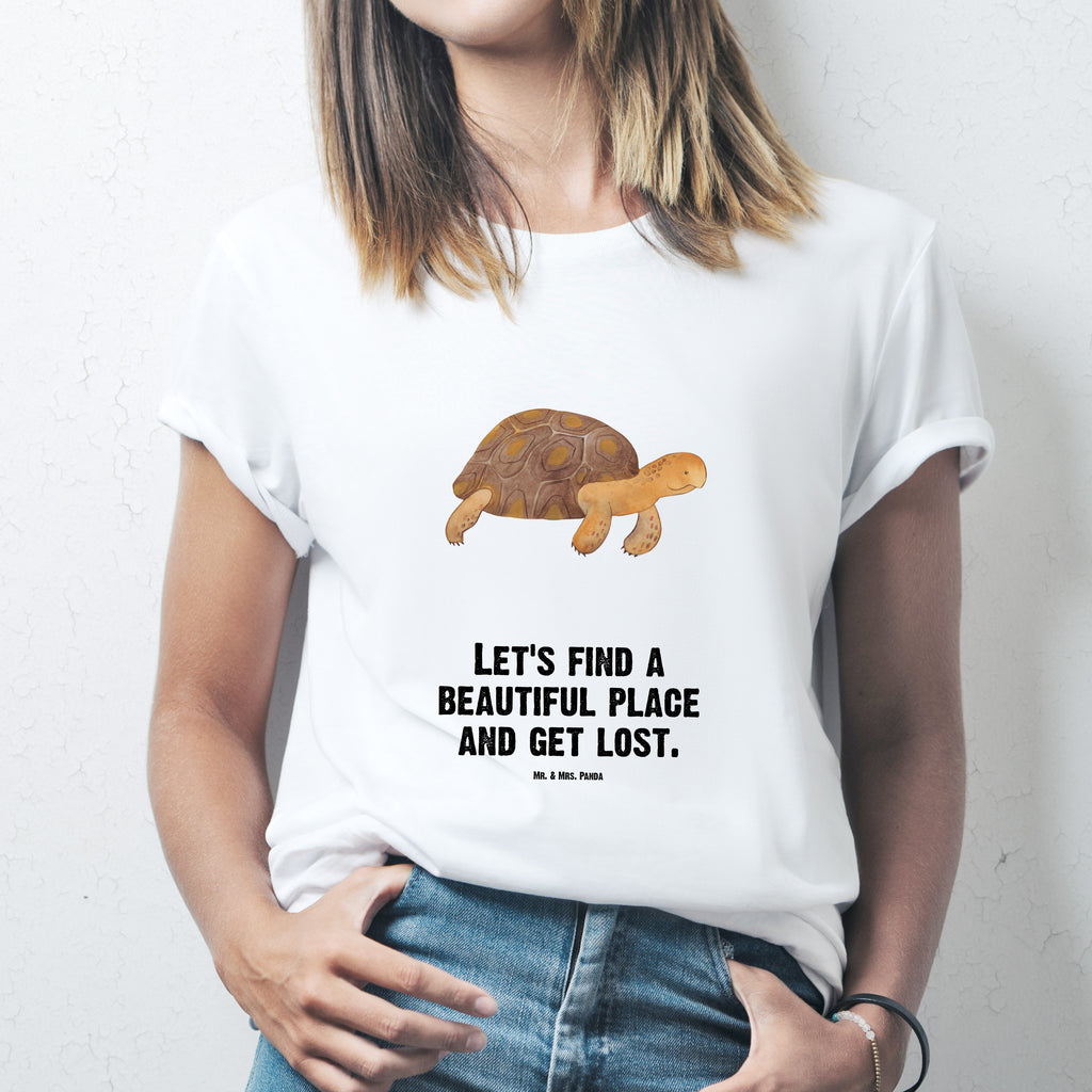 Größe L T-Shirt Schildkröte marschiert T-Shirt, Shirt, Tshirt, Lustiges T-Shirt, T-Shirt mit Spruch, Party, Junggesellenabschied, Jubiläum, Geburstag, Herrn, Damen, Männer, Frauen, Schlafshirt, Nachthemd, Sprüche, Meerestiere, Meer, Urlaub, Schildkröte, Schildkröten, get lost, Abenteuer, Reiselust, Inspiration, Neustart, Motivation, Lieblingsmensch