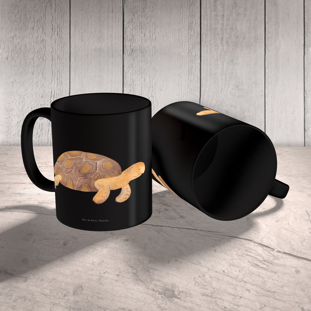 Tasse Schildkröte marschiert Schildkröte, Schildkröten, get lost, Abenteuer, Reiselust, Inspiration, Neustart, Motivation, Lieblingsmensch	 Becher, Kaffeetasse, Kaffeebecher, Tee, Frühstück, Büro  Meerestiere, Meer, Urlaub