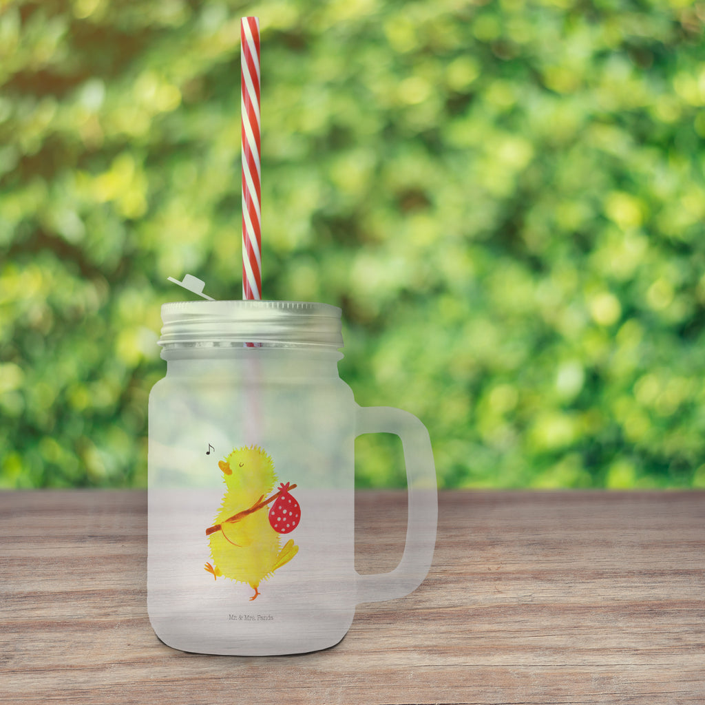 Trinkglas Mason Jar Küken Wanderer Mason Jar, Glas, Trinkglas, Henkelglas, Sommerglas, Einmachglas, Cocktailglas, Cocktail-Glas, Mason Jar Trinkglas, Satiniertes Glas, Retro-Glas, Strohhalm Glas, Schraubdeckel Glas, Sommerparty Einrichtung, Ostern, Osterhase, Ostergeschenke, Osternest, Osterdeko, Geschenk zu Ostern, Küken, Osterei, Ostereier, Ei, Frühlingsgefühle, Freude, Grüße, liebe Grüße, Frohe Ostern, Ostergrüße, Flausen, Wunder, Reisen, Weltenbummler, Zeit, Zeitmanagement, Backpacker
