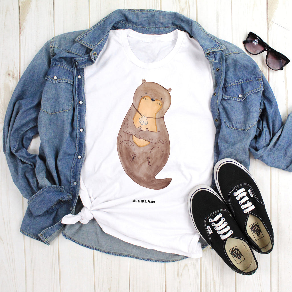 Größe XL T-Shirt Otter mit Muschelmedaillon T-Shirt, Shirt, Tshirt, Lustiges T-Shirt, T-Shirt mit Spruch, Party, Junggesellenabschied, Jubiläum, Geburstag, Herrn, Damen, Männer, Frauen, Schlafshirt, Nachthemd, Sprüche, Otter, Fischotter, Seeotter, Otterliebe, grübeln, träumen, Motivation, Tagträumen, Büro