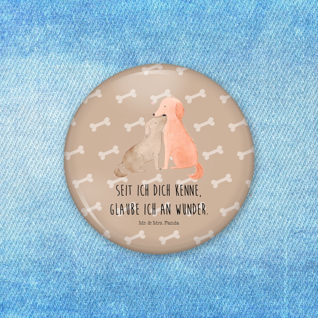 50mm Button Hunde Liebe 50mm Button, Button, Pin, Anstecknadel, Hund, Hundemotiv, Haustier, Hunderasse, Tierliebhaber, Hundebesitzer, Sprüche, Liebe, Hund. Hunde, Kuss, Vertrauen, Kuscheln, Herz