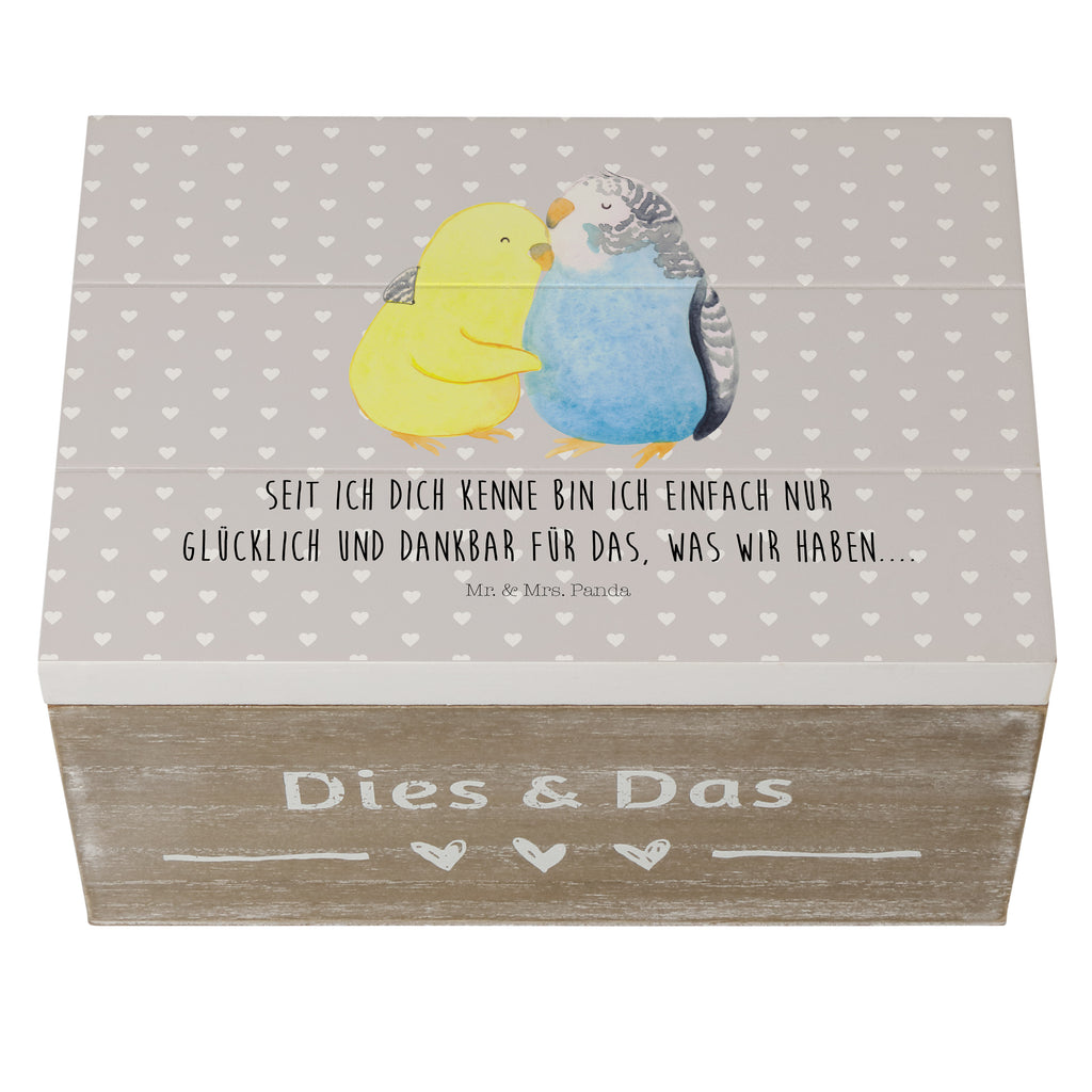 Holzkiste Wellensittich Liebe Holzkiste, Kiste, Schatzkiste, Truhe, Schatulle, XXL, Erinnerungsbox, Erinnerungskiste, Dekokiste, Aufbewahrungsbox, Liebe, Partner, Freund, Freundin, Ehemann, Ehefrau, Heiraten, Verlobung, Heiratsantrag, Liebesgeschenk, Jahrestag, Hocheitstag, Vögel, Wellensittich, Nähe, Kuscheln, Vertrauen