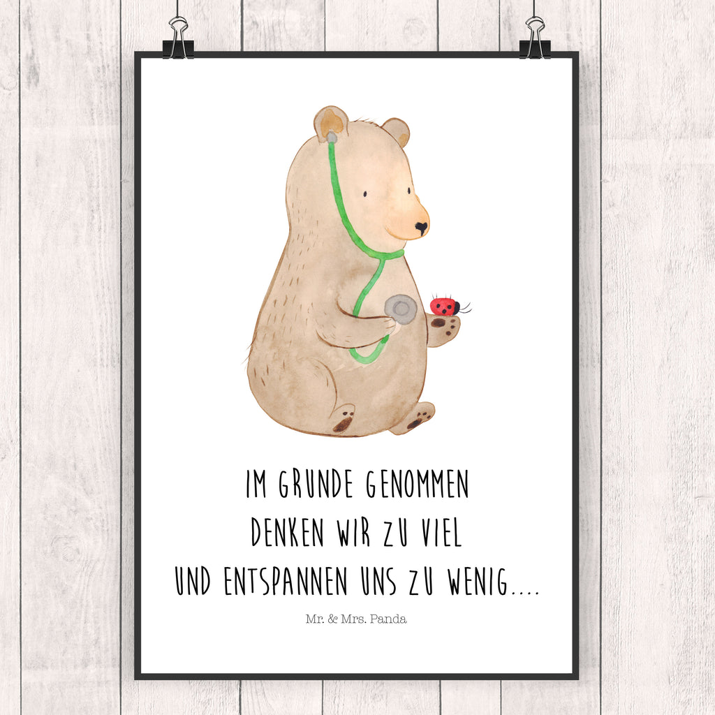 Poster Bär Arzt Poster, Wandposter, Bild, Wanddeko, Küchenposter, Kinderposter, Wanddeko Bild, Raumdekoration, Wanddekoration, Handgemaltes Poster, Mr. & Mrs. Panda Poster, Designposter, Kunstdruck, Posterdruck, Bär, Teddy, Teddybär, Arzt, Ärztin, Doktor, Professor, Doktorin, Professorin