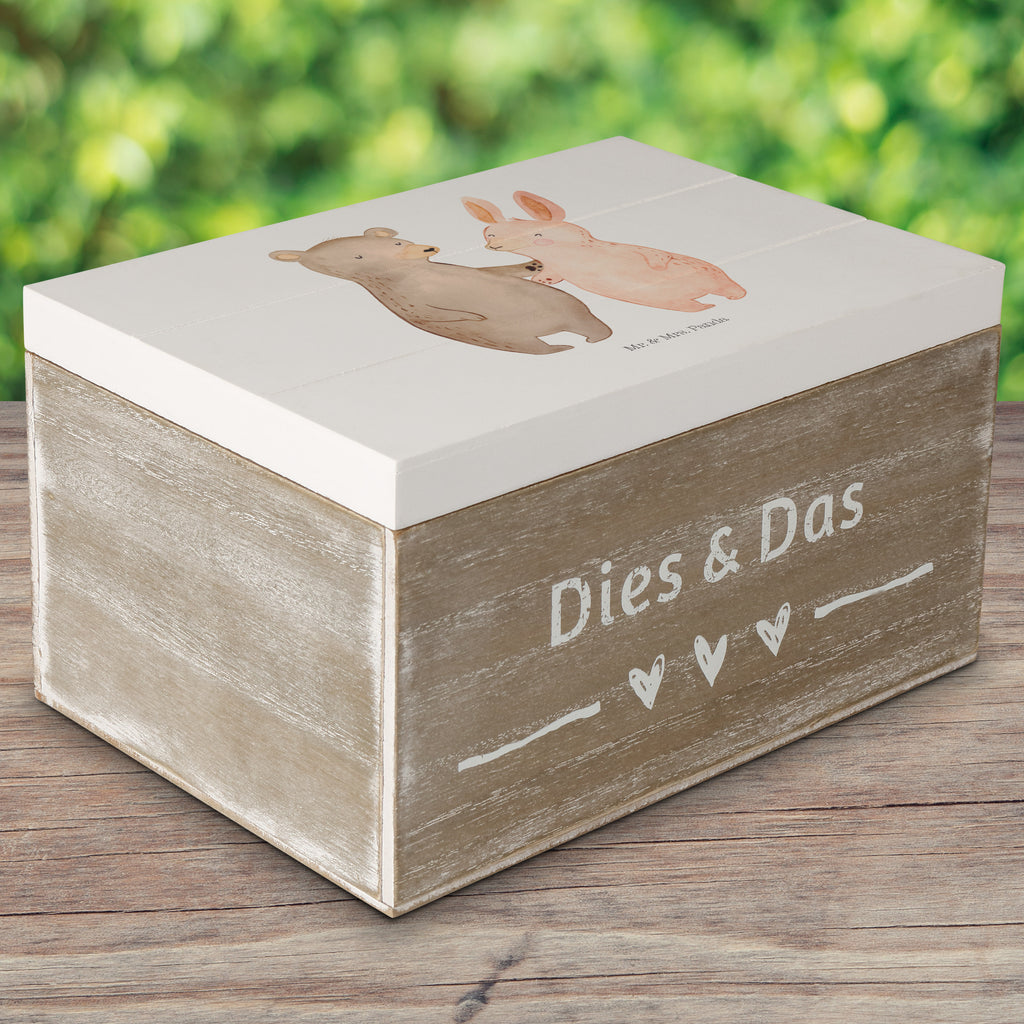 Holzkiste Bär Hase Umarmen Holzkiste, Kiste, Schatzkiste, Truhe, Schatulle, XXL, Erinnerungsbox, Erinnerungskiste, Dekokiste, Aufbewahrungsbox, Liebe, Partner, Freund, Freundin, Ehemann, Ehefrau, Heiraten, Verlobung, Heiratsantrag, Liebesgeschenk, Jahrestag, Hocheitstag, Freunde, bester Freund, Hase, Bär, Bärchen, best friends
