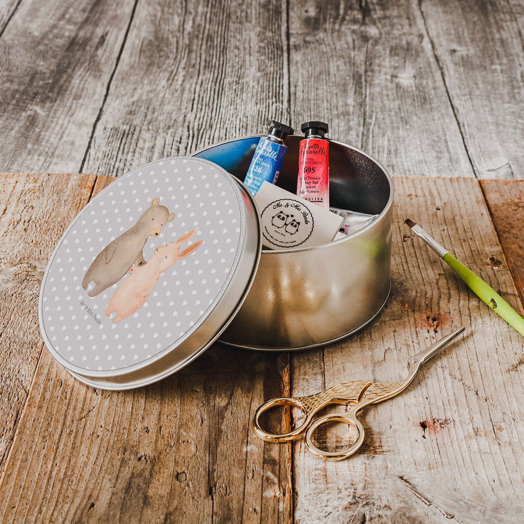 Blechdose rund Bär Hase Umarmen Metalldose, Keksdose, Dose, Vorratsdose, Geschenkbox, Liebe, Partner, Freund, Freundin, Ehemann, Ehefrau, Heiraten, Verlobung, Heiratsantrag, Liebesgeschenk, Jahrestag, Hocheitstag, Freunde, bester Freund, Hase, Bär, Bärchen, best friends