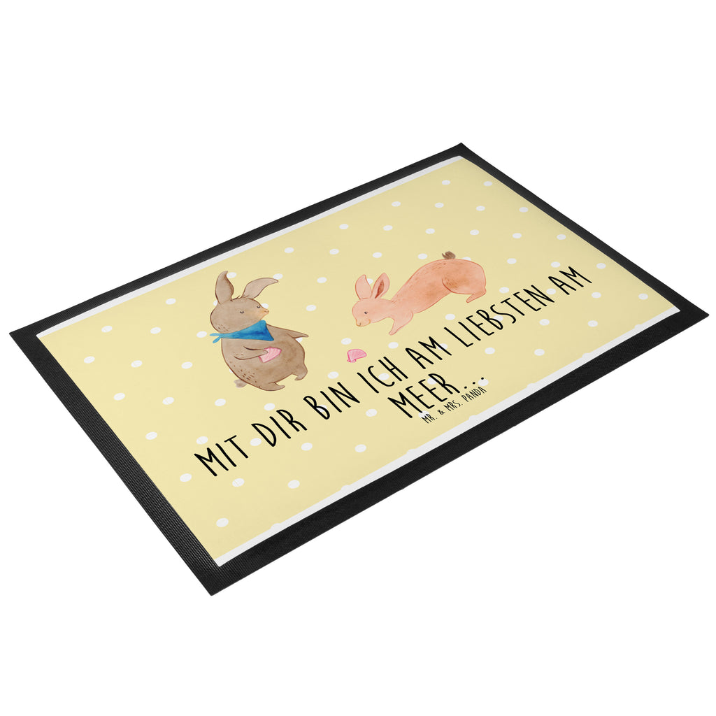 Fußmatte Hasen Muschel Hasen, beste Freundin, Freundin, Freundinnen, best friends, BFF, Muscheln sammeln, Muscheln, Meer Türvorleger, Schmutzmatte, Fußabtreter, Matte, Schmutzfänger, Fußabstreifer, Schmutzfangmatte, Türmatte, Motivfußmatte,  Haustürmatte, Vorleger  Familie, Vatertag, Muttertag, Bruder, Schwester, Mama, Papa, Oma, Opa