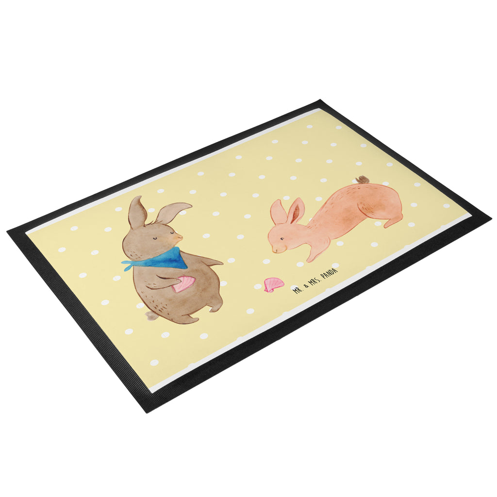 Fußmatte Hasen Muschel Hasen, beste Freundin, Freundin, Freundinnen, best friends, BFF, Muscheln sammeln, Muscheln, Meer Türvorleger, Schmutzmatte, Fußabtreter, Matte, Schmutzfänger, Fußabstreifer, Schmutzfangmatte, Türmatte, Motivfußmatte,  Haustürmatte, Vorleger  Familie, Vatertag, Muttertag, Bruder, Schwester, Mama, Papa, Oma, Opa
