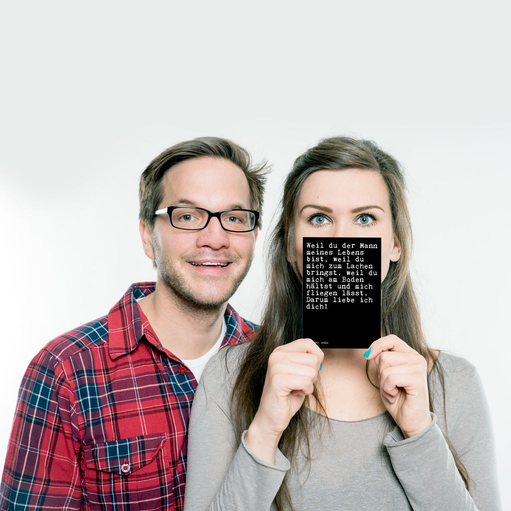 Postkarte Sprüche und Zitate Weil du der Mann meines Lebens bist, weil du mich zum Lachen bringst, weil du mich am Boden hältst und mich fliegen lässt. Darum liebe ich dich! Geschenkkarte, Grußkarte, Karte, Einladung, Ansichtskarte, Geburtstagskarte, Einladungskarte, Spruch, Sprüche, lustig, Weisheiten, Zitate, Spruch Sprüche Weisheiten Zitate Lustig Weisheit Worte