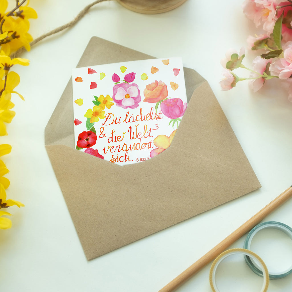 Grußkarte Du Lächelst Klappkarte, Einladungskarte, Glückwunschkarte, Hochzeitskarte, Geburtstagskarte, Karte, Blumen Deko, Frühlings Deko, Sommer Deko, Dekoration, positive Botschaft, Naturliebhaber, Outdoor, Natur, Abenteuer, Lächele, Welt verändert sich, Zitat Buddha, Lachen Spruch, glücklich sein, Zitat schön, Geschenk Freundin, Spruch positiv