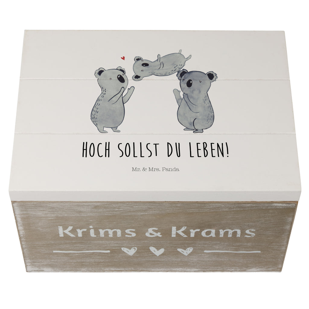 Holzkiste Koala Feiern Sich Holzkiste, Kiste, Schatzkiste, Truhe, Schatulle, XXL, Erinnerungsbox, Erinnerungskiste, Dekokiste, Aufbewahrungsbox, Geburtstag, Geburtstagsgeschenk, Geschenk, Koala, Familie, Kind, Eltern, Herz, Liebe