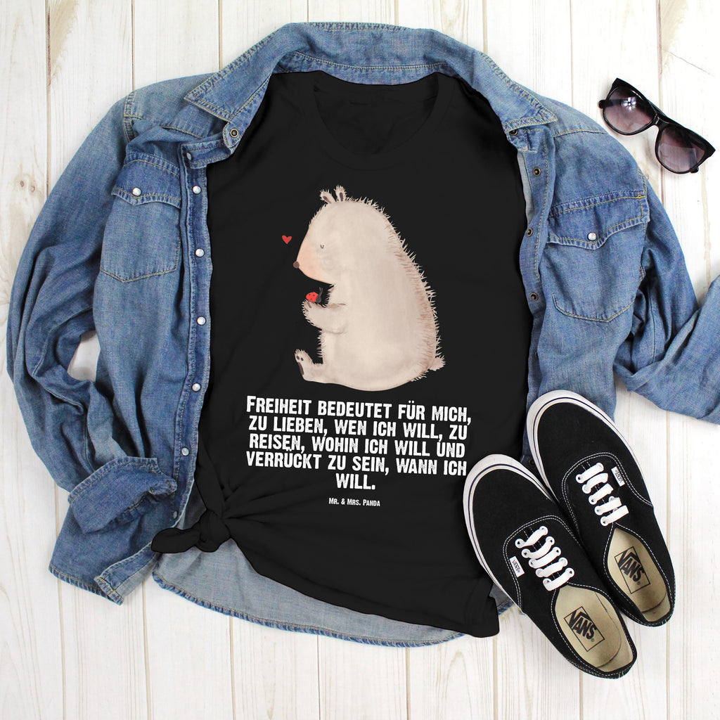 Größe L T-Shirt Bär mit Marienkäfer T-Shirt, Shirt, Tshirt, Lustiges T-Shirt, T-Shirt mit Spruch, Party, Junggesellenabschied, Jubiläum, Geburstag, Herrn, Damen, Männer, Frauen, Schlafshirt, Nachthemd, Sprüche, Bär, Teddy, Teddybär, Marienkäfer, Liebe, Freiheit, Motivation, Das Leben ist schön