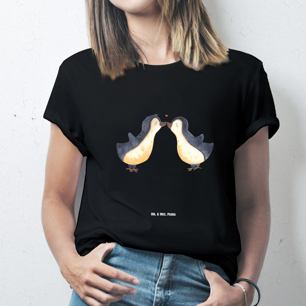 Größe XXL T-Shirt Pinguin Liebe T-Shirt, Shirt, Tshirt, Lustiges T-Shirt, T-Shirt mit Spruch, Party, Junggesellenabschied, Jubiläum, Geburstag, Herrn, Damen, Männer, Frauen, Schlafshirt, Nachthemd, Sprüche, Liebe, Partner, Freund, Freundin, Ehemann, Ehefrau, Heiraten, Verlobung, Heiratsantrag, Liebesgeschenk, Jahrestag, Hocheitstag, Pinguin, Pinguine, Pinguin Paar, Pinguinpaar, Pinguin Liebe, Paar, Pärchen. Liebespaar, Liebesbeweis, Liebesspruch, Hochzeitstag, Geschenk Freund, Geschenk Freundin, Verlobte, Verlobter, Love, Geschenk Hochzeitstag, Geschenkidee, Hochzeit, Gastgeschenk