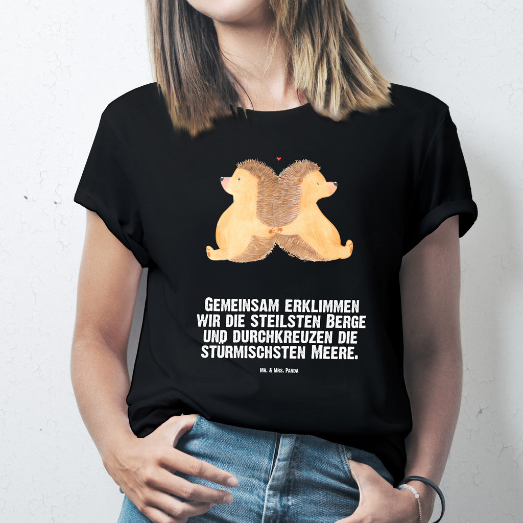 Größe S T-Shirt Igel händchenhaltend T-Shirt, Shirt, Tshirt, Lustiges T-Shirt, T-Shirt mit Spruch, Party, Junggesellenabschied, Jubiläum, Geburstag, Herrn, Damen, Männer, Frauen, Schlafshirt, Nachthemd, Sprüche, Liebe, Partner, Freund, Freundin, Ehemann, Ehefrau, Heiraten, Verlobung, Heiratsantrag, Liebesgeschenk, Jahrestag, Hocheitstag, Igel, Igelliebe, Hand in Hand, Liebesbeweis, große Liebe, Liebesbotschaft, Hochzeit, Lieblingsmensch, Gemeinsamkeit, Love, Geschenk für zwei