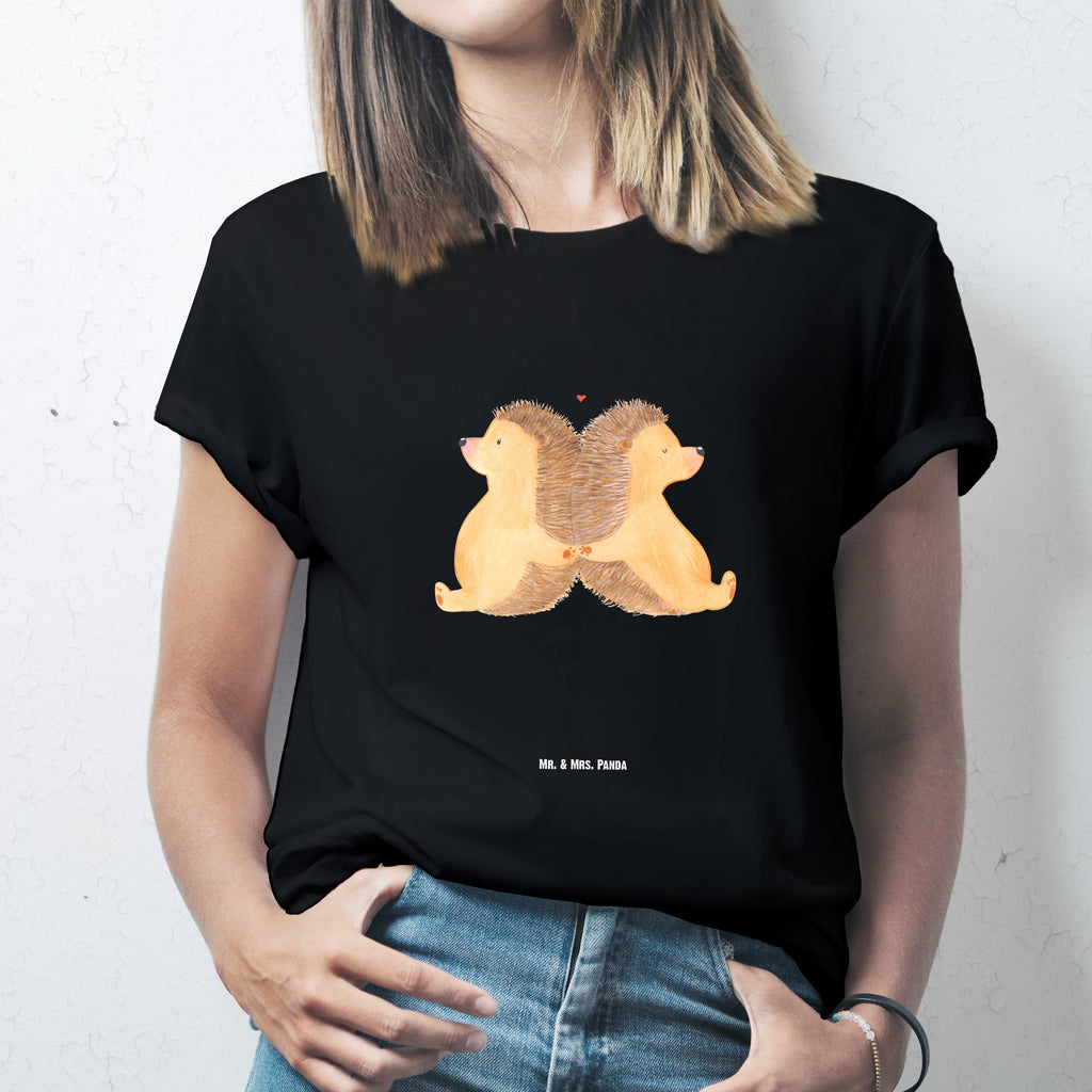Größe S T-Shirt Igel händchenhaltend T-Shirt, Shirt, Tshirt, Lustiges T-Shirt, T-Shirt mit Spruch, Party, Junggesellenabschied, Jubiläum, Geburstag, Herrn, Damen, Männer, Frauen, Schlafshirt, Nachthemd, Sprüche, Liebe, Partner, Freund, Freundin, Ehemann, Ehefrau, Heiraten, Verlobung, Heiratsantrag, Liebesgeschenk, Jahrestag, Hocheitstag, Igel, Igelliebe, Hand in Hand, Liebesbeweis, große Liebe, Liebesbotschaft, Hochzeit, Lieblingsmensch, Gemeinsamkeit, Love, Geschenk für zwei