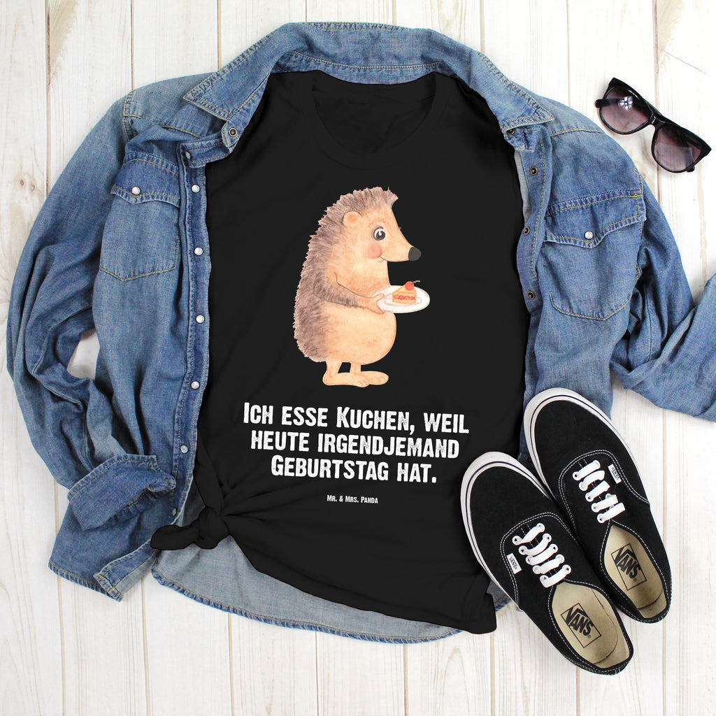 Größe M T-Shirt Igel mit Kuchenstück T-Shirt, Shirt, Tshirt, Lustiges T-Shirt, T-Shirt mit Spruch, Party, Junggesellenabschied, Jubiläum, Geburstag, Herrn, Damen, Männer, Frauen, Schlafshirt, Nachthemd, Sprüche, Tiermotive, Gute Laune, lustige Sprüche, Tiere, Igel, Essen Spruch, Kuchen, Backen Geschenk, Kuchen backen, Einladung Party, Geburtstagskuchen, Torte