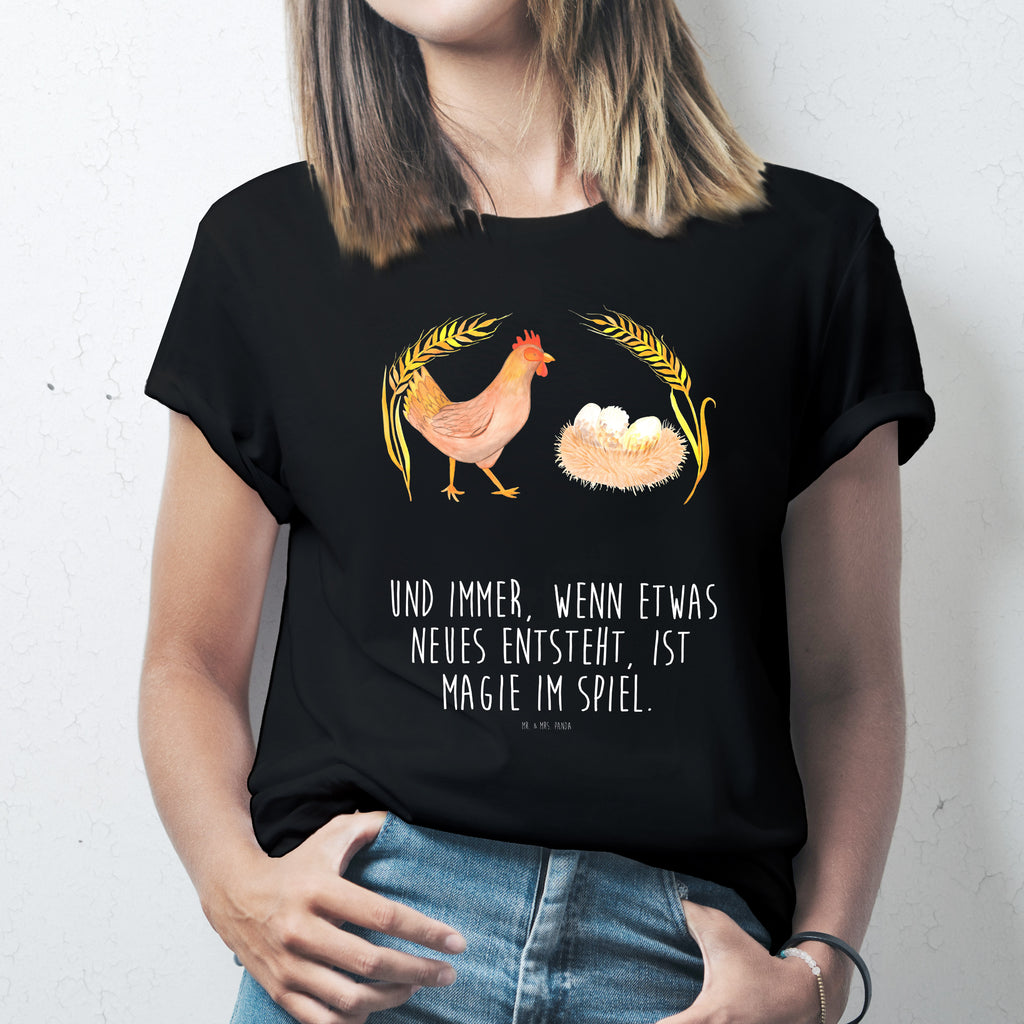 Größe S T-Shirt Huhn stolz T-Shirt, Shirt, Tshirt, Lustiges T-Shirt, T-Shirt mit Spruch, Party, Junggesellenabschied, Jubiläum, Geburstag, Herrn, Damen, Männer, Frauen, Schlafshirt, Nachthemd, Sprüche, Bauernhof, Hoftiere, Landwirt, Landwirtin, Hahn, Henne, Hühner, Eier, Hof, Landleben, Motivation, Geburt, Magie, Spruch, Schwangerschaft
