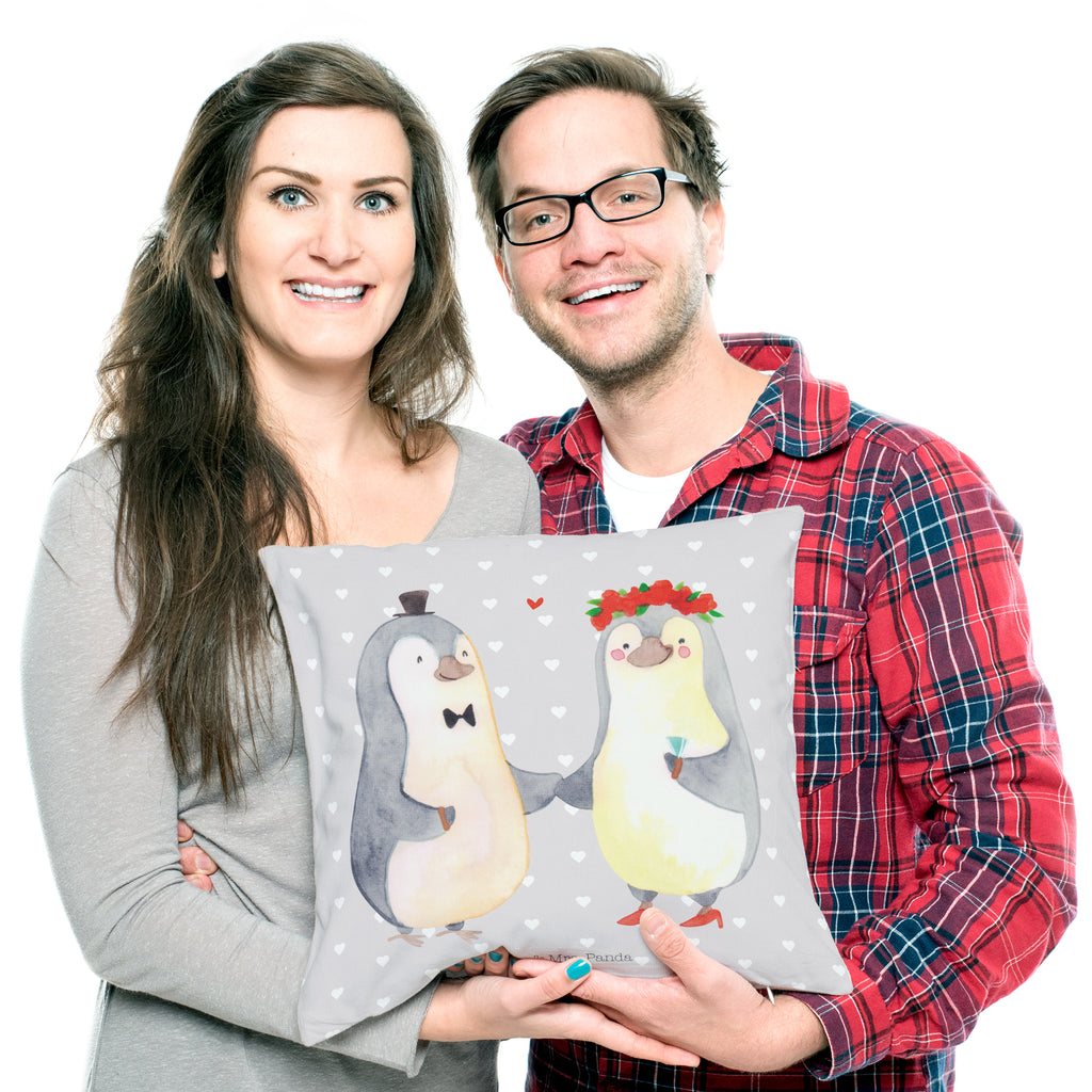 40x40 Kissen Pinguin Heirat Kissenhülle, Kopfkissen, Sofakissen, Dekokissen, Motivkissen, Liebe, Partner, Freund, Freundin, Ehemann, Ehefrau, Heiraten, Verlobung, Heiratsantrag, Liebesgeschenk, Jahrestag, Hocheitstag