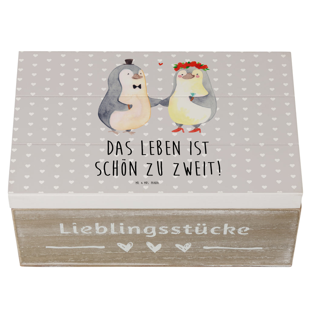Holzkiste Pinguin Heirat Holzkiste, Kiste, Schatzkiste, Truhe, Schatulle, XXL, Erinnerungsbox, Erinnerungskiste, Dekokiste, Aufbewahrungsbox, Liebe, Partner, Freund, Freundin, Ehemann, Ehefrau, Heiraten, Verlobung, Heiratsantrag, Liebesgeschenk, Jahrestag, Hocheitstag