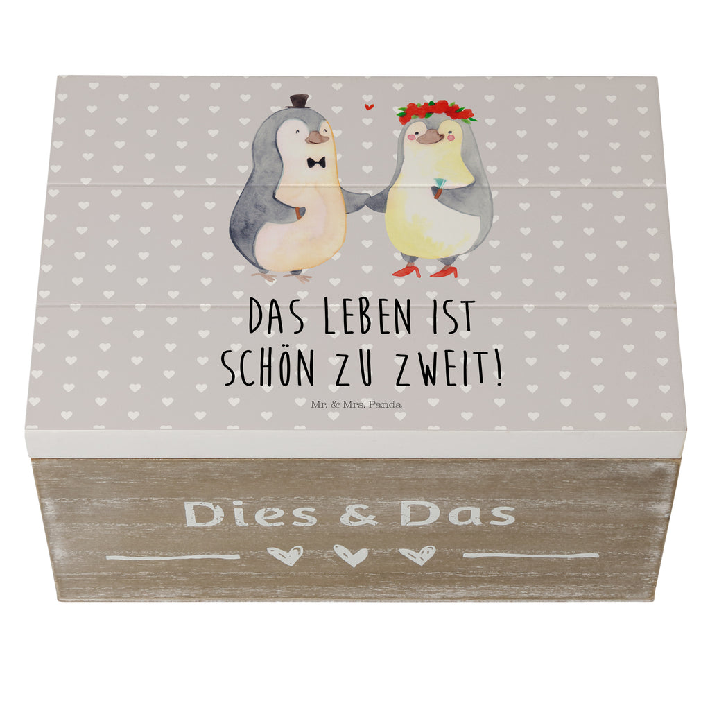 Holzkiste Pinguin Heirat Holzkiste, Kiste, Schatzkiste, Truhe, Schatulle, XXL, Erinnerungsbox, Erinnerungskiste, Dekokiste, Aufbewahrungsbox, Liebe, Partner, Freund, Freundin, Ehemann, Ehefrau, Heiraten, Verlobung, Heiratsantrag, Liebesgeschenk, Jahrestag, Hocheitstag