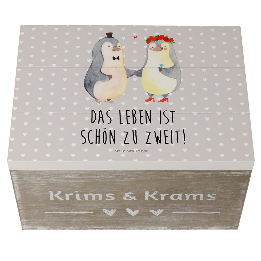 Holzkiste Pinguin Heirat Holzkiste, Kiste, Schatzkiste, Truhe, Schatulle, XXL, Erinnerungsbox, Erinnerungskiste, Dekokiste, Aufbewahrungsbox, Liebe, Partner, Freund, Freundin, Ehemann, Ehefrau, Heiraten, Verlobung, Heiratsantrag, Liebesgeschenk, Jahrestag, Hocheitstag