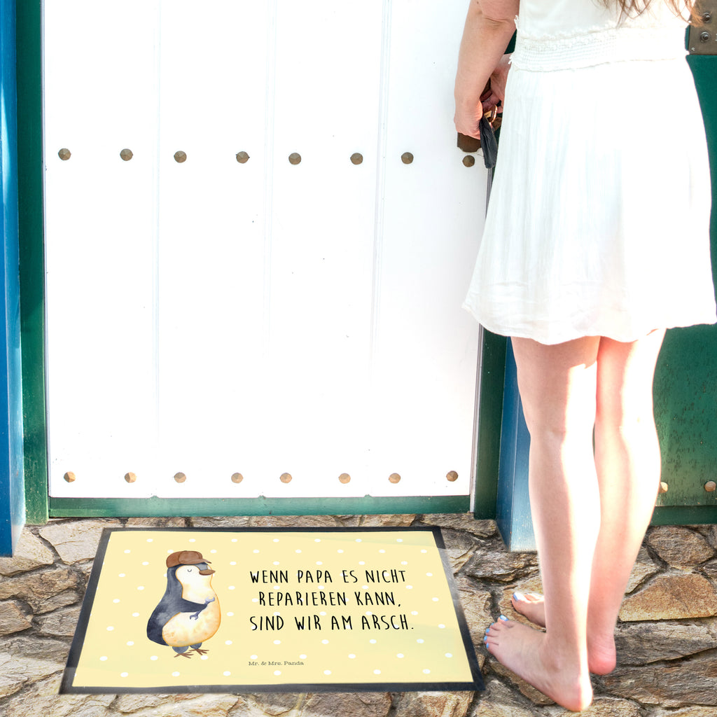 Fußmatte Wenn Papa es nicht reparieren kann, sind wir am Arsch Papa, Vater, Vatertag, Geschenk Papa, Bester Papa der Welt Türvorleger, Schmutzmatte, Fußabtreter, Matte, Schmutzfänger, Fußabstreifer, Schmutzfangmatte, Türmatte, Motivfußmatte,  Haustürmatte, Vorleger  Familie, Vatertag, Muttertag, Bruder, Schwester, Mama, Papa, Oma, Opa