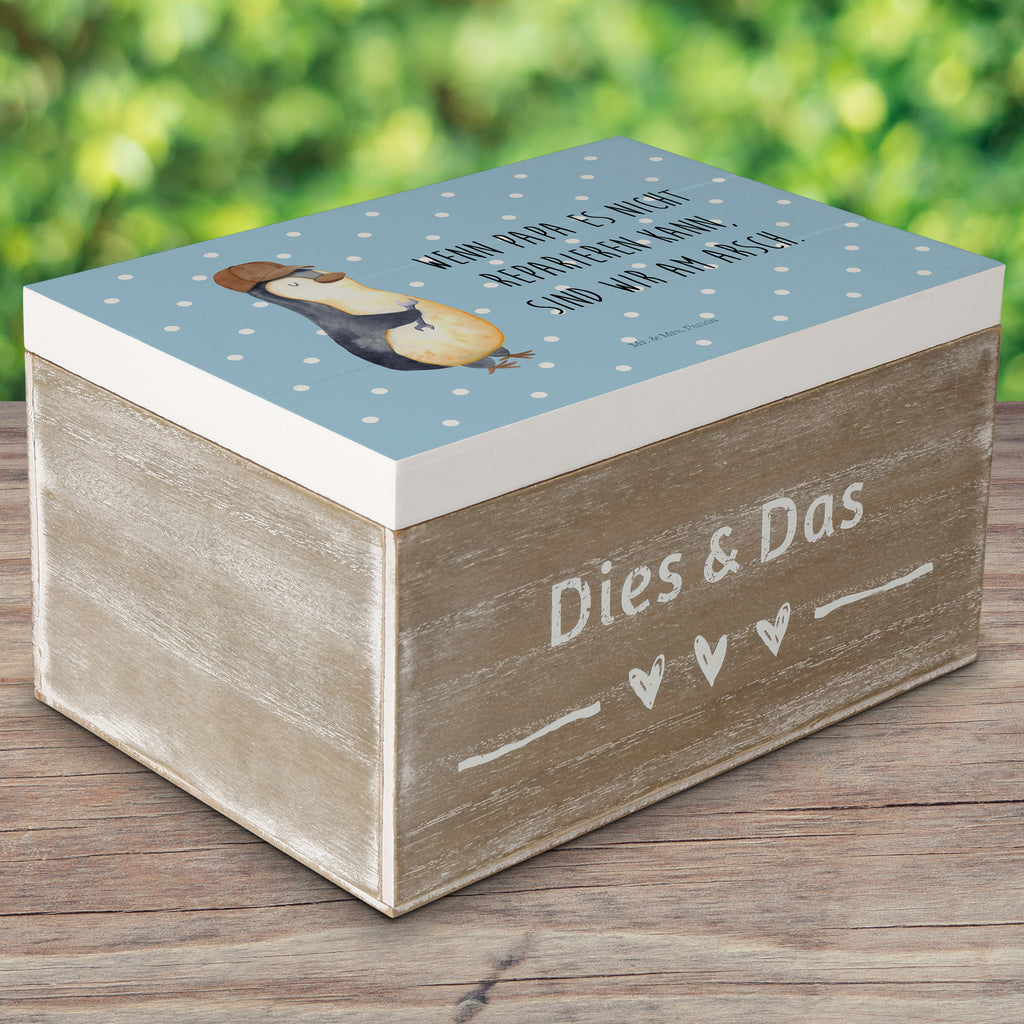 Holzkiste Wenn Papa es nicht reparieren kann, sind wir am Arsch Holzkiste, Kiste, Schatzkiste, Truhe, Schatulle, XXL, Erinnerungsbox, Erinnerungskiste, Dekokiste, Aufbewahrungsbox, Familie, Vatertag, Muttertag, Bruder, Schwester, Mama, Papa, Oma, Opa, Vater, Geschenk Papa, Bester Papa der Welt