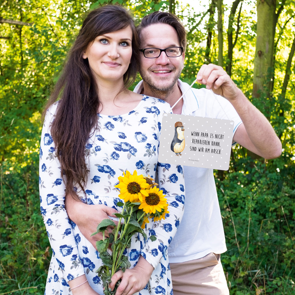 Deko Schild Wenn Papa es nicht reparieren kann, sind wir am Arsch Dekoschild, Deko Schild, Schild, Tür Schild, Türschild, Holzschild, Wandschild, Wanddeko, Familie, Vatertag, Muttertag, Bruder, Schwester, Mama, Papa, Oma, Opa, Vater, Geschenk Papa, Bester Papa der Welt