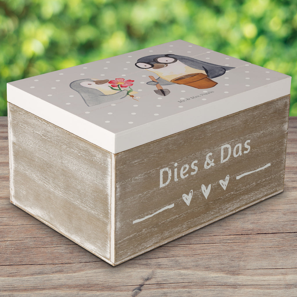 Holzkiste Pinguin Opa Blumen pflanzen Holzkiste, Kiste, Schatzkiste, Truhe, Schatulle, XXL, Erinnerungsbox, Erinnerungskiste, Dekokiste, Aufbewahrungsbox, Familie, Vatertag, Muttertag, Bruder, Schwester, Mama, Papa, Oma, Opa, Großvater, Opi, bester Opa, Lieblingsopa