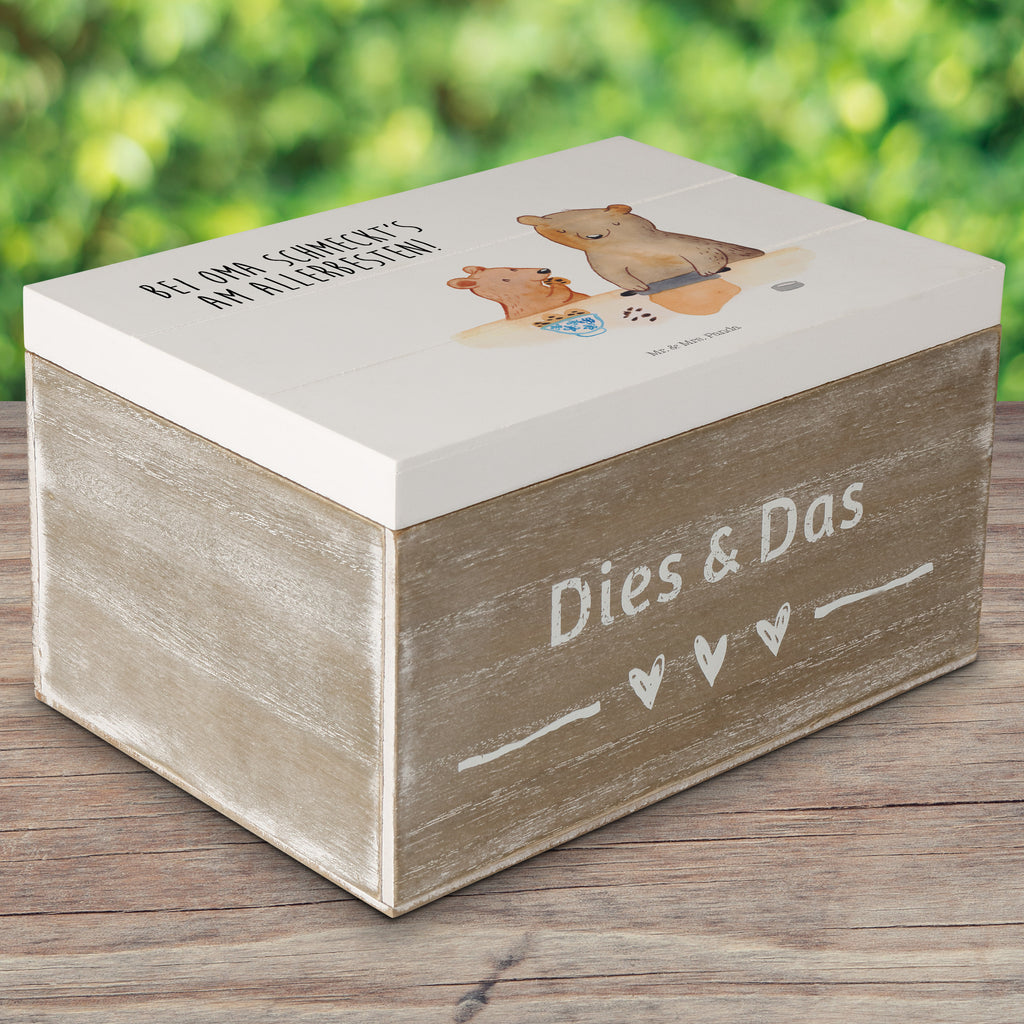 Holzkiste Oma Bär backen Holzkiste, Kiste, Schatzkiste, Truhe, Schatulle, XXL, Erinnerungsbox, Erinnerungskiste, Dekokiste, Aufbewahrungsbox, Familie, Vatertag, Muttertag, Bruder, Schwester, Mama, Papa, Oma, Opa, Omi, Lieblingsoma, Lieblingsomi, backen, kochen, beste Köchin