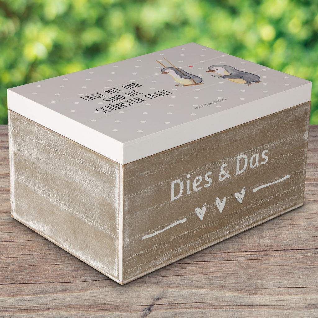 Holzkiste Pinguin Oma schaukeln Holzkiste, Kiste, Schatzkiste, Truhe, Schatulle, XXL, Erinnerungsbox, Erinnerungskiste, Dekokiste, Aufbewahrungsbox, Familie, Vatertag, Muttertag, Bruder, Schwester, Mama, Papa, Oma, Opa, beste Oma, Lieblingsoma, Geschenk für Oma, Omi, Großmutter