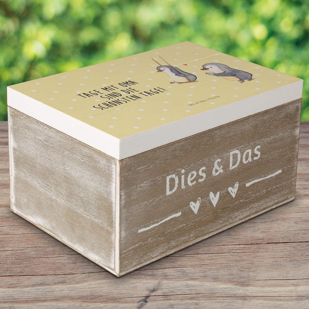 Holzkiste Pinguin Oma schaukeln Holzkiste, Kiste, Schatzkiste, Truhe, Schatulle, XXL, Erinnerungsbox, Erinnerungskiste, Dekokiste, Aufbewahrungsbox, Familie, Vatertag, Muttertag, Bruder, Schwester, Mama, Papa, Oma, Opa, beste Oma, Lieblingsoma, Geschenk für Oma, Omi, Großmutter