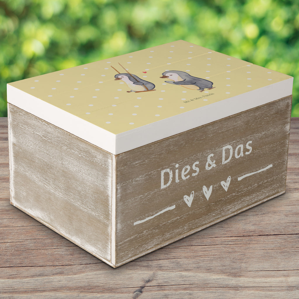 Holzkiste Pinguin Oma schaukeln Holzkiste, Kiste, Schatzkiste, Truhe, Schatulle, XXL, Erinnerungsbox, Erinnerungskiste, Dekokiste, Aufbewahrungsbox, Familie, Vatertag, Muttertag, Bruder, Schwester, Mama, Papa, Oma, Opa, beste Oma, Lieblingsoma, Geschenk für Oma, Omi, Großmutter