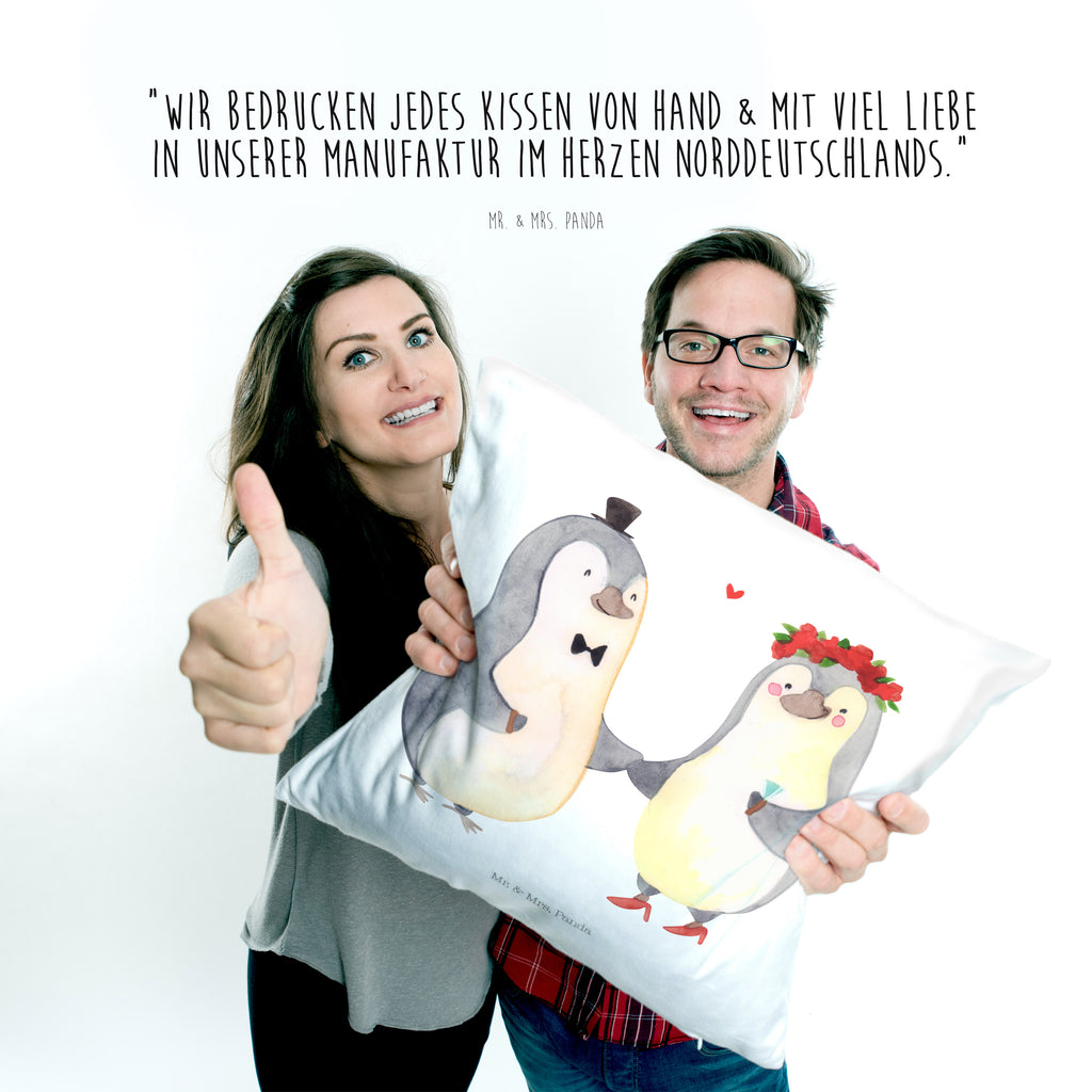 40x40 Kissen Hochzeitspaar Pinguin Kissenhülle, Kopfkissen, Sofakissen, Dekokissen, Motivkissen, Hochzeit, Hochzeitsgeschenk, Ehe, Hochzeitsfeier, Trauung, Trauungsgeschenk, Hochzeitskarte, Verlobungsfeier, Verlobungsgeschenk, Hochzeitsgeschenkideen, Hochzeitsgeschenke für Brautpaar, Pinguin, Pinguine, Hochzeitstag, geschenkidee Hochzeit, Gastgeschenk