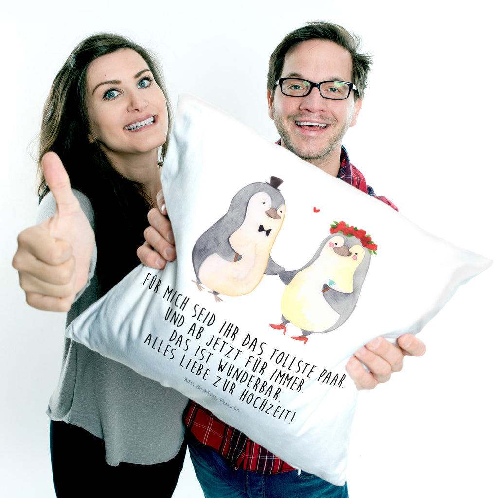 40x40 Kissen Hochzeitspaar Pinguin Kissenhülle, Kopfkissen, Sofakissen, Dekokissen, Motivkissen, Hochzeit, Hochzeitsgeschenk, Ehe, Hochzeitsfeier, Trauung, Trauungsgeschenk, Hochzeitskarte, Verlobungsfeier, Verlobungsgeschenk, Hochzeitsgeschenkideen, Hochzeitsgeschenke für Brautpaar, Pinguin, Pinguine, Hochzeitstag, geschenkidee Hochzeit, Gastgeschenk