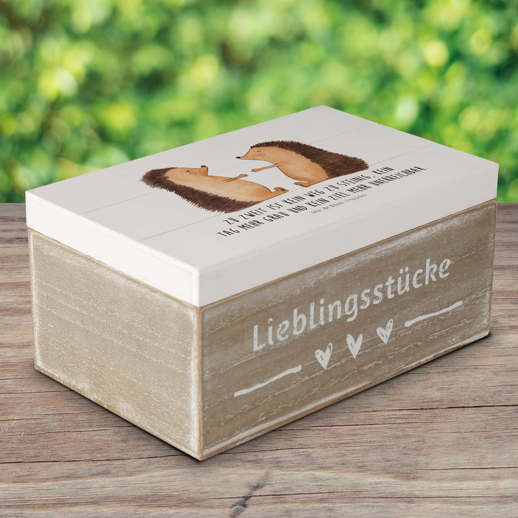 Holzkiste Hochzeit Igel Liebe Holzkiste, Kiste, Schatzkiste, Truhe, Schatulle, XXL, Erinnerungsbox, Erinnerungskiste, Dekokiste, Aufbewahrungsbox, Hochzeit, Hochzeitsgeschenk, Ehe, Hochzeitsfeier, Trauung, Trauungsgeschenk, Hochzeitskarte, Verlobungsfeier, Verlobungsgeschenk, Hochzeitsgeschenkideen, Hochzeitsgeschenke für Brautpaar, Igel, Paar, Liebe, Freund, Freundin, Paargeschenk