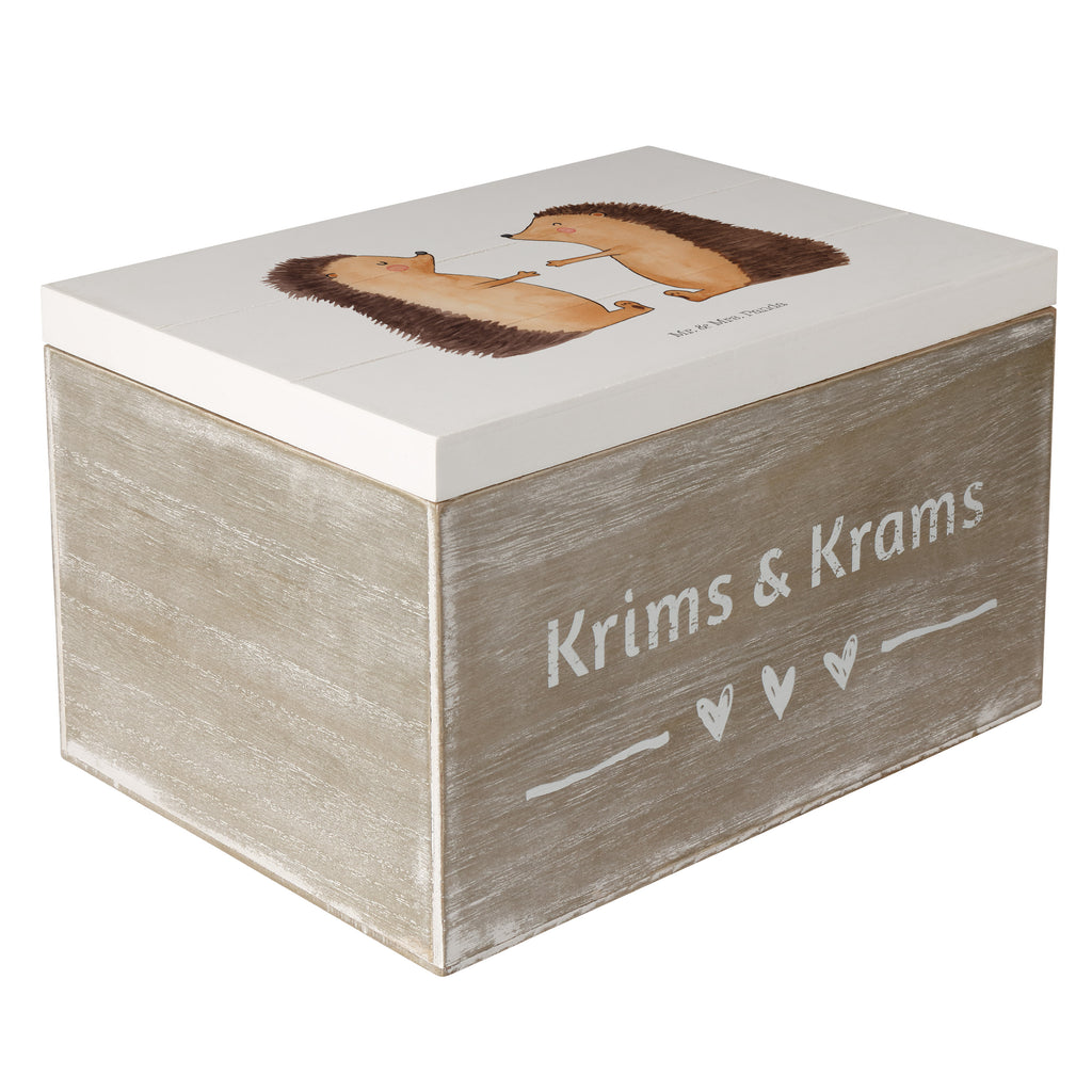 Holzkiste Hochzeit Igel Liebe Holzkiste, Kiste, Schatzkiste, Truhe, Schatulle, XXL, Erinnerungsbox, Erinnerungskiste, Dekokiste, Aufbewahrungsbox, Hochzeit, Hochzeitsgeschenk, Ehe, Hochzeitsfeier, Trauung, Trauungsgeschenk, Hochzeitskarte, Verlobungsfeier, Verlobungsgeschenk, Hochzeitsgeschenkideen, Hochzeitsgeschenke für Brautpaar, Igel, Paar, Liebe, Freund, Freundin, Paargeschenk