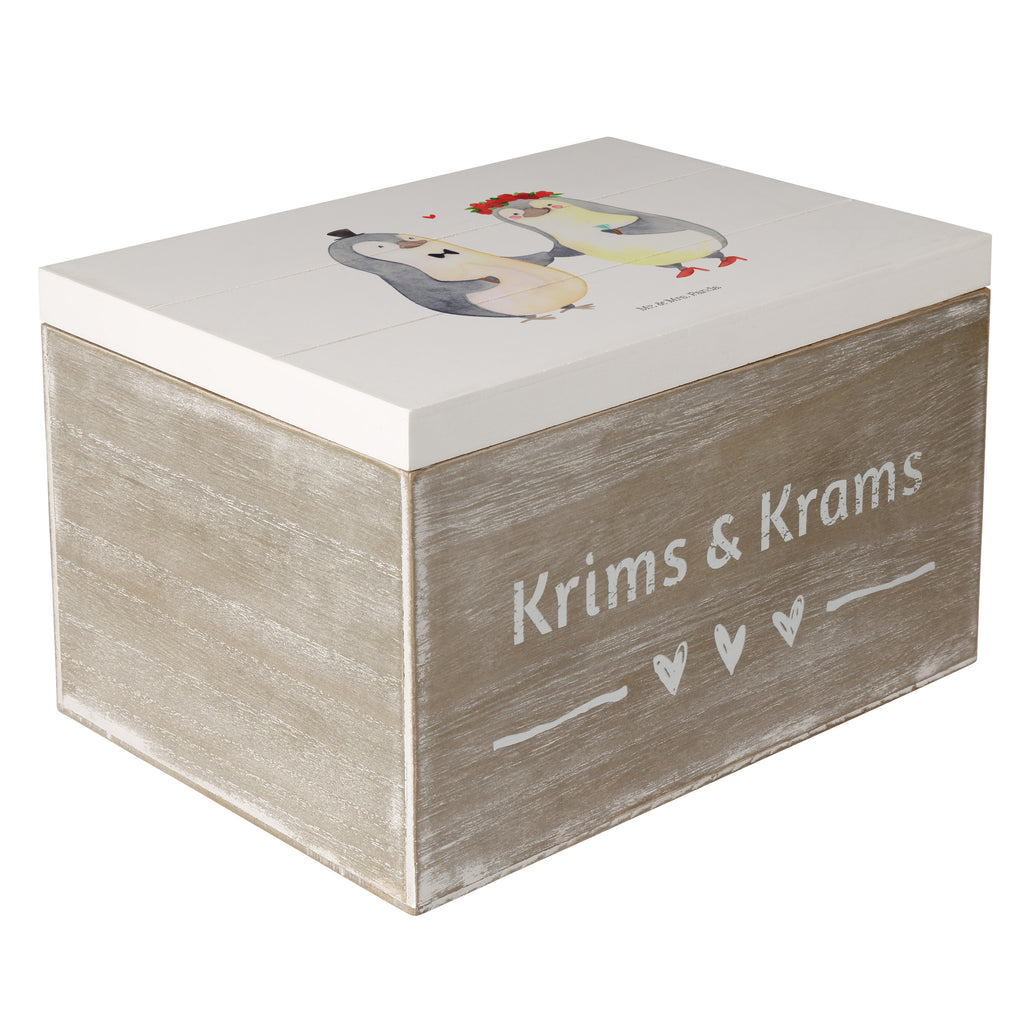 Holzkiste Hochzeitspaar Pinguin Holzkiste, Kiste, Schatzkiste, Truhe, Schatulle, XXL, Erinnerungsbox, Erinnerungskiste, Dekokiste, Aufbewahrungsbox, Hochzeit, Hochzeitsgeschenk, Ehe, Hochzeitsfeier, Trauung, Trauungsgeschenk, Hochzeitskarte, Verlobungsfeier, Verlobungsgeschenk, Hochzeitsgeschenkideen, Hochzeitsgeschenke für Brautpaar, Pinguin, Pinguine, Hochzeitstag, geschenkidee Hochzeit, Gastgeschenk