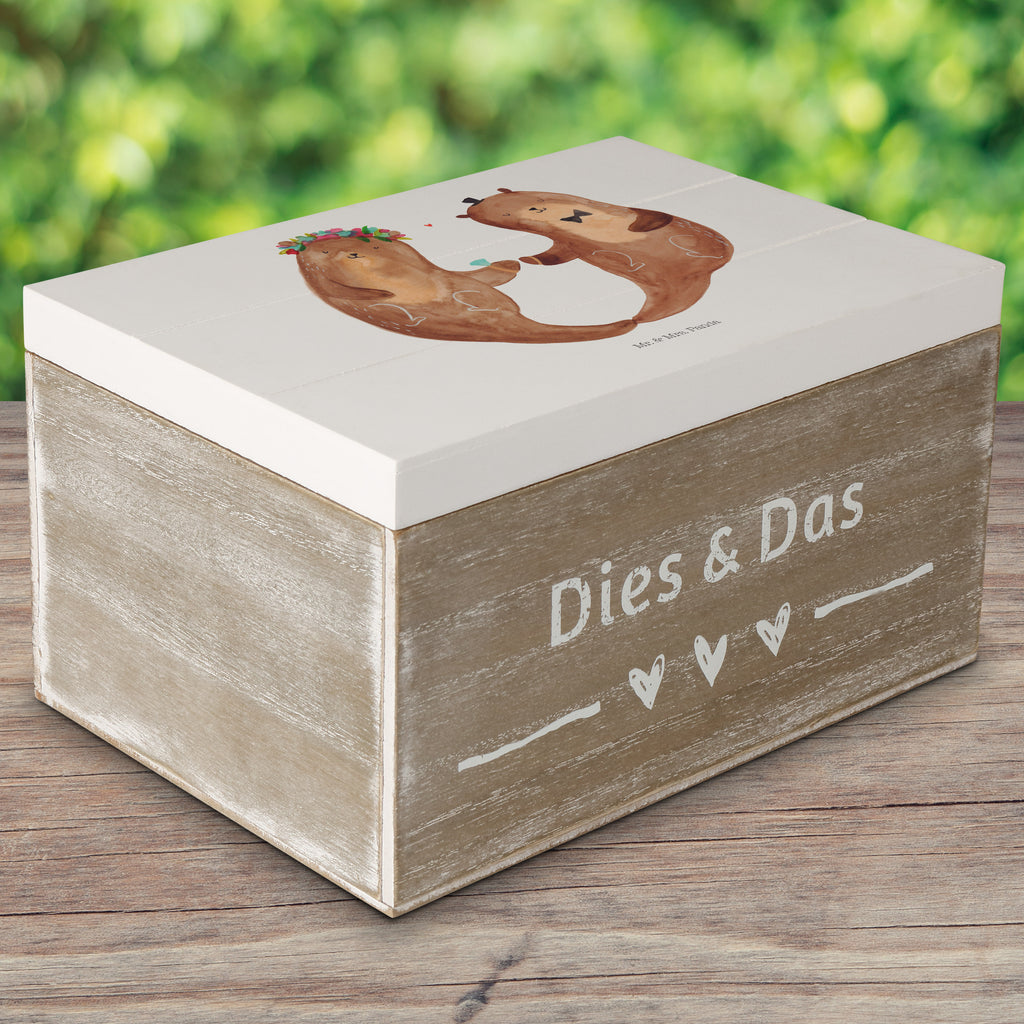 Holzkiste Hochzeitspaar Otter Holzkiste, Kiste, Schatzkiste, Truhe, Schatulle, XXL, Erinnerungsbox, Erinnerungskiste, Dekokiste, Aufbewahrungsbox, Hochzeit, Hochzeitsgeschenk, Ehe, Hochzeitsfeier, Trauung, Trauungsgeschenk, Hochzeitskarte, Verlobungsfeier, Verlobungsgeschenk, Hochzeitsgeschenkideen, Hochzeitsgeschenke für Brautpaar, Hochzeitstag, Geschenk zur Hochzeit