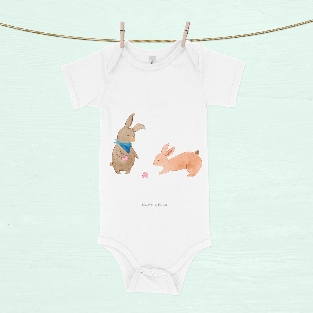 Organic Baby Body Hasen Muschel Babykleidung, Babystrampler, Strampler, Wickelbody, Baby Erstausstattung, Junge, Mädchen, Familie, Vatertag, Muttertag, Bruder, Schwester, Mama, Papa, Oma, Opa, Hasen, beste Freundin, Freundin, Freundinnen, best friends, BFF, Muscheln sammeln, Muscheln, Meer