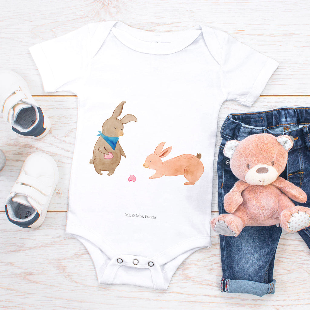 Organic Baby Body Hasen Muschel Babykleidung, Babystrampler, Strampler, Wickelbody, Baby Erstausstattung, Junge, Mädchen, Familie, Vatertag, Muttertag, Bruder, Schwester, Mama, Papa, Oma, Opa, Hasen, beste Freundin, Freundin, Freundinnen, best friends, BFF, Muscheln sammeln, Muscheln, Meer
