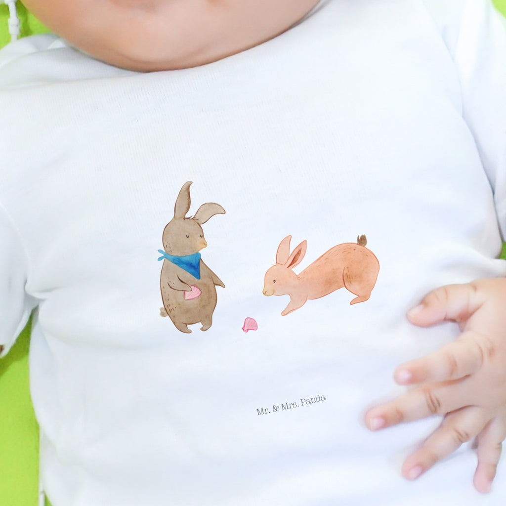 18-24 Monate Baby Longsleeve Hasen Muschel Mädchen, Jungen, Baby, Langarm, Bio, Kleidung, Longsleeve, Familie, Vatertag, Muttertag, Bruder, Schwester, Mama, Papa, Oma, Opa, Hasen, beste Freundin, Freundin, Freundinnen, best friends, BFF, Muscheln sammeln, Muscheln, Meer