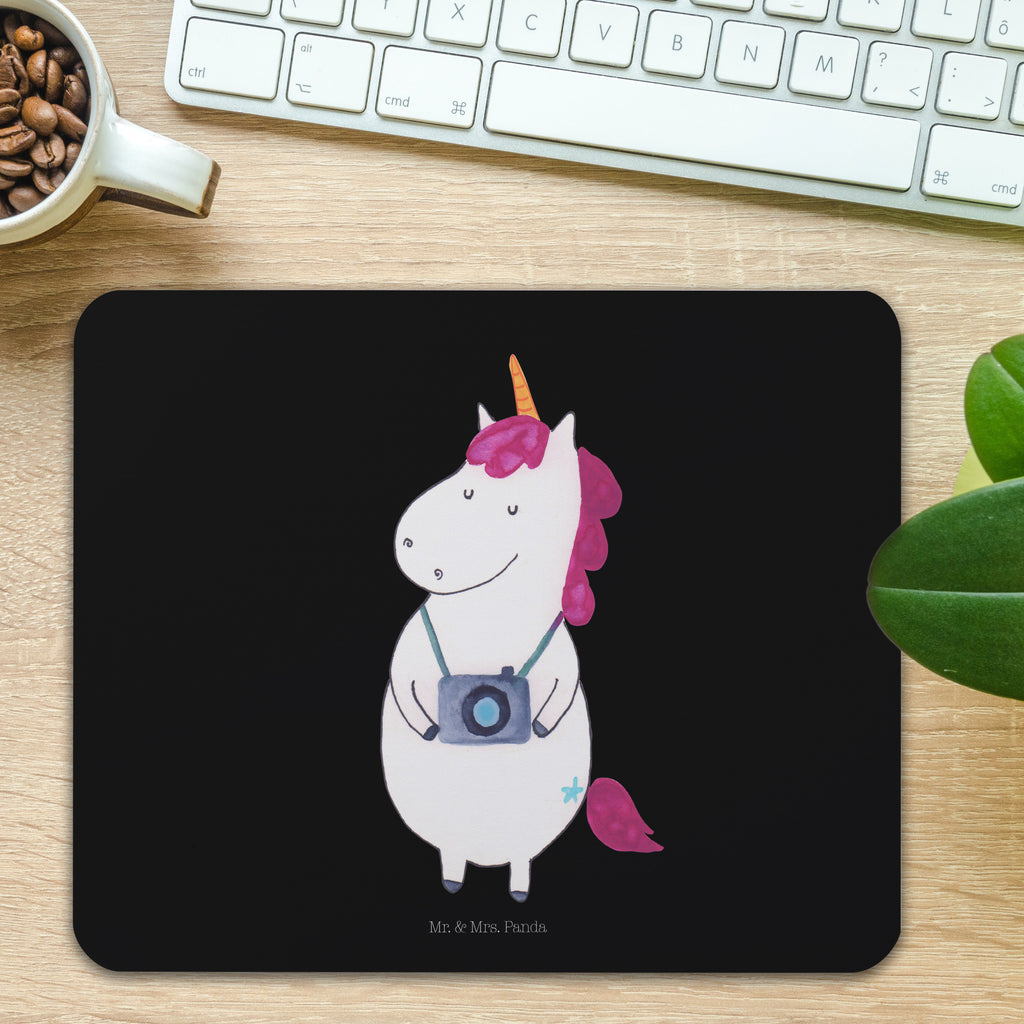 Mauspad Einhorn Fotograf Mousepad, Computer zubehör, Büroausstattung, PC Zubehör, Arbeitszimmer, Mauspad, Einzigartiges Mauspad, Designer Mauspad, Einhorn, Einhörner, Einhorn Deko, Pegasus, Unicorn, Fotograf, Fotografie, Kamera, Reisen, Weltreise, Weltenbummler, Urlaub, Tourist, Kurztrip, Reise, Städtereise